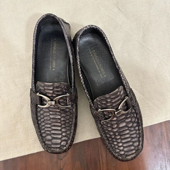 DONALD J. PLINER Vanda Croc Embossed Driving Moccasin Loafers in Brown - Picture 6 of 10